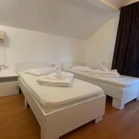 Πανσιόν Mamaia Nord