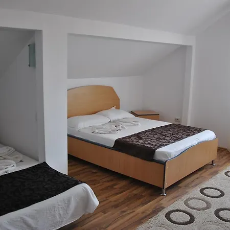 Πανσιόν Mamaia Nord Năvodari